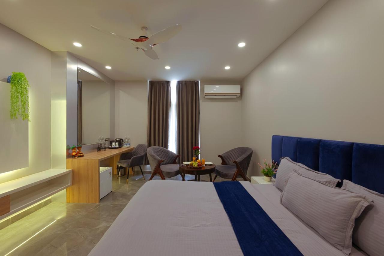 Hotel Bay Laurel Retreat Faridabad Exteriör bild