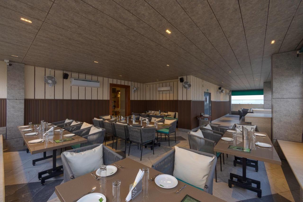 Hotel Bay Laurel Retreat Faridabad Exteriör bild