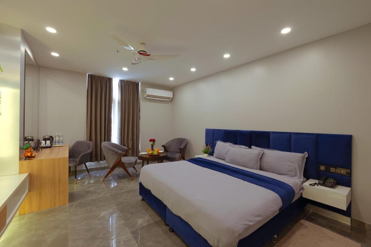 Hotel Bay Laurel Retreat Faridabad Exteriör bild