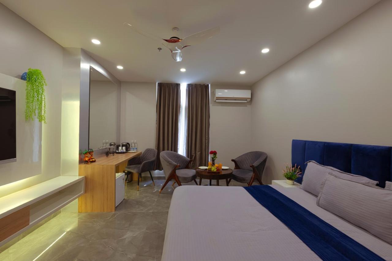 Hotel Bay Laurel Retreat Faridabad Exteriör bild