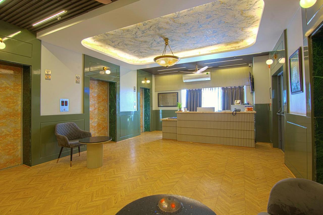 Hotel Bay Laurel Retreat Faridabad Exteriör bild
